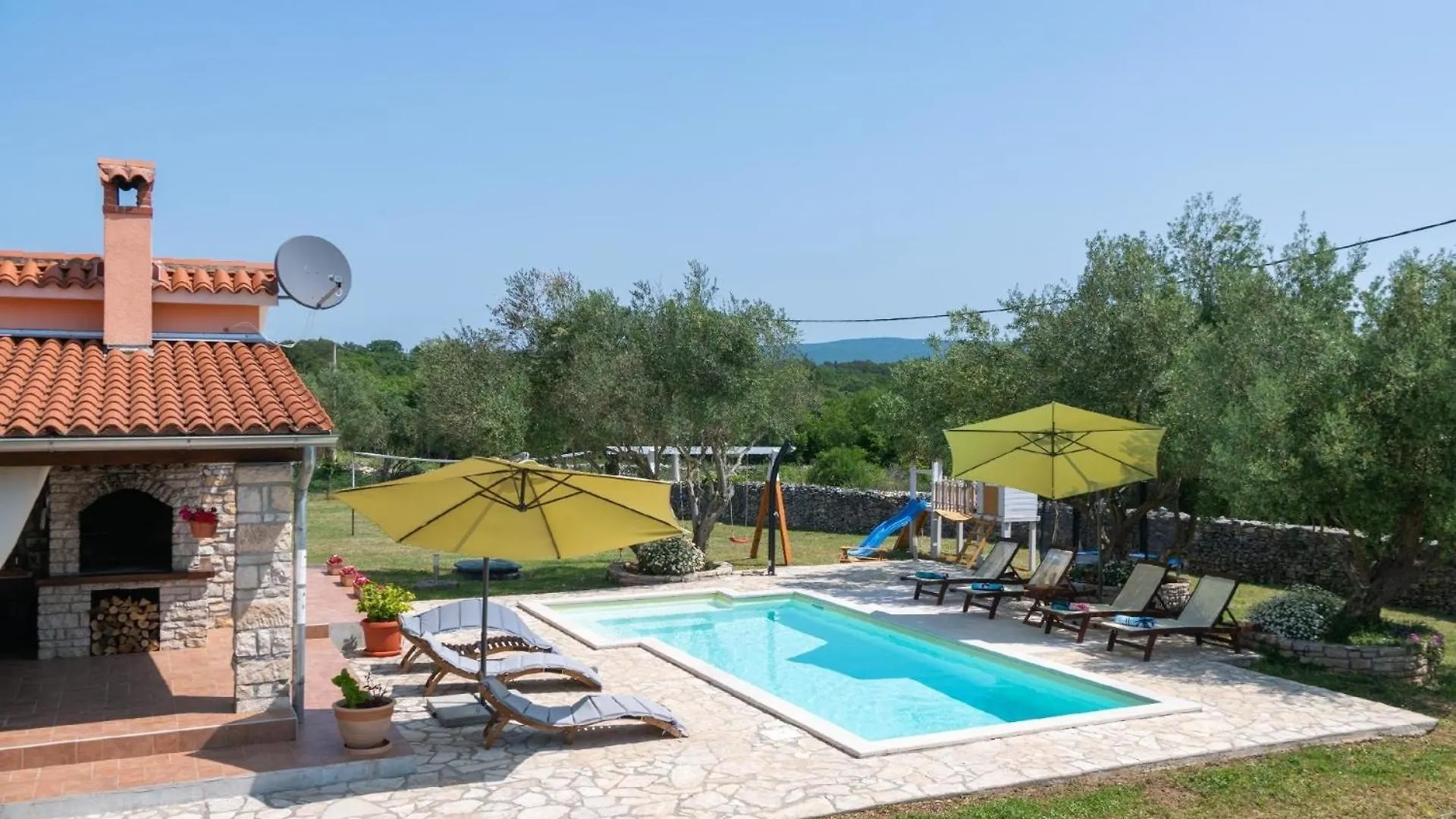 Ferienhaus Mit Privatpool Fuer 8 Personen Ca 100 Qm In Rakalj, Istrien Bucht Von Rasa 0*, Rakalj Croatia