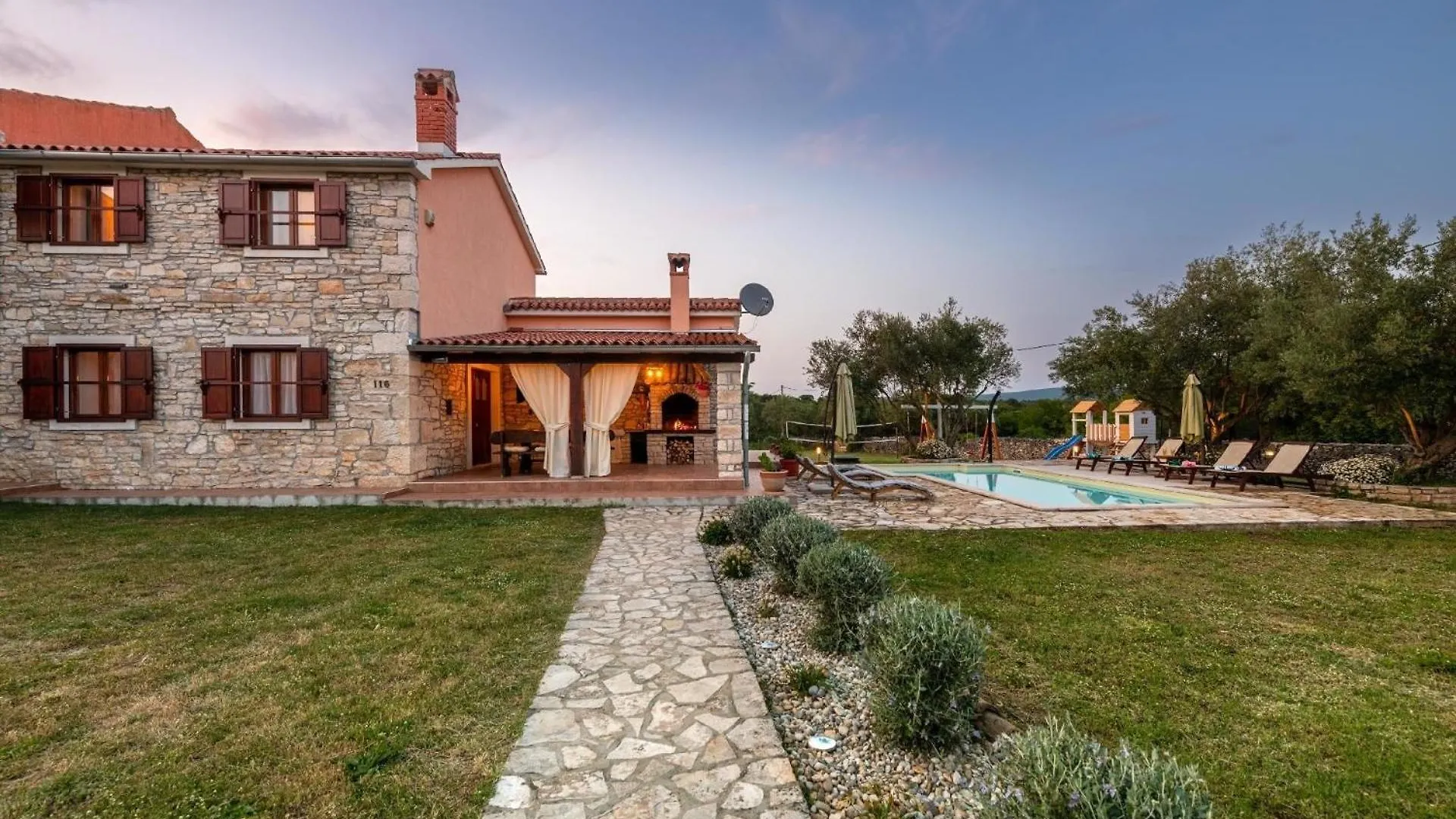 Holiday home Ferienhaus Mit Privatpool Fuer 8 Personen Ca 100 Qm In Rakalj, Istrien Bucht Von Rasa