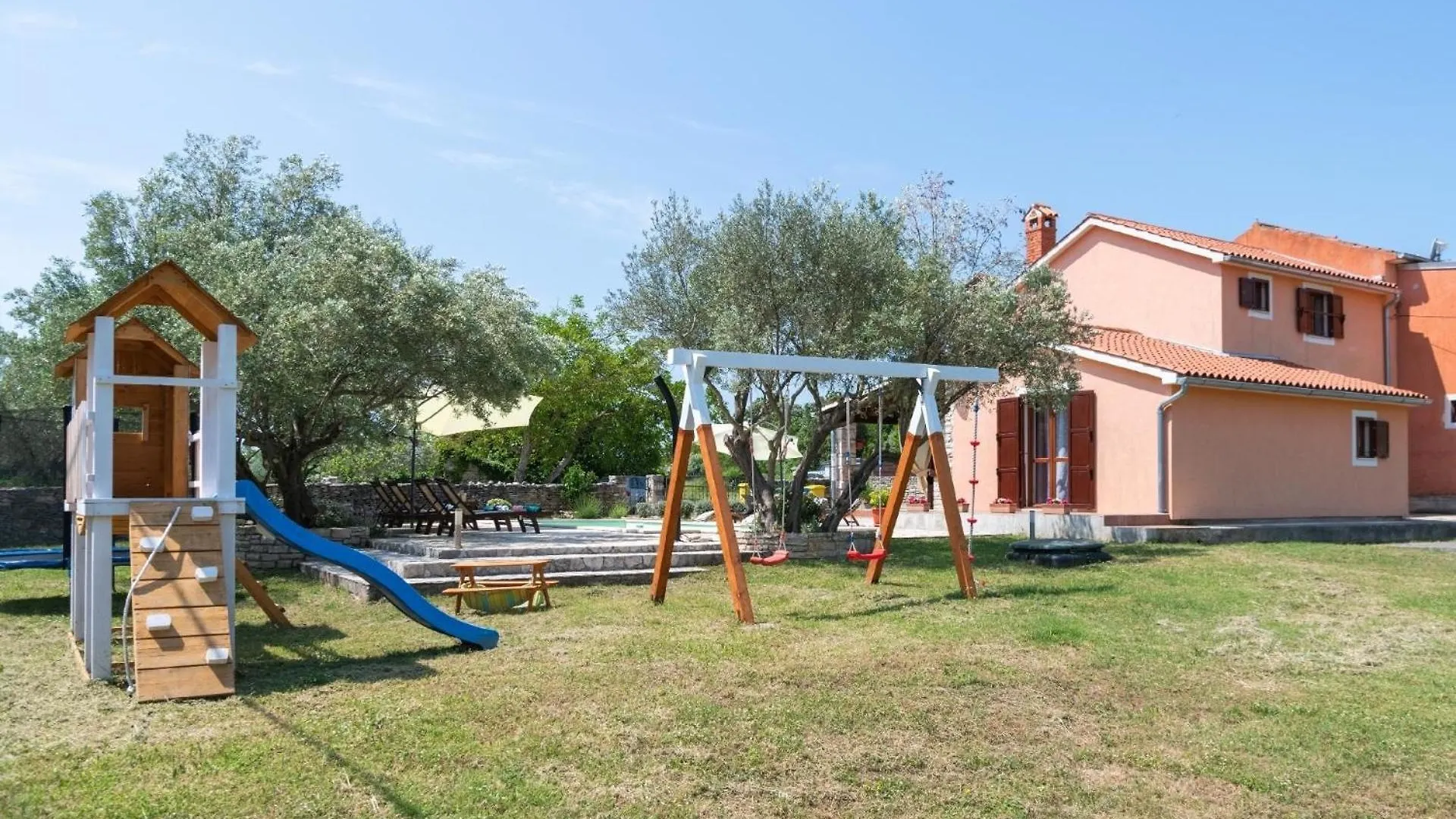 Ferienhaus Mit Privatpool Fuer 8 Personen Ca 100 Qm In Rakalj, Istrien Bucht Von Rasa Rakalj